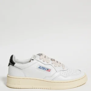 Sneakers Medalist Low 2001