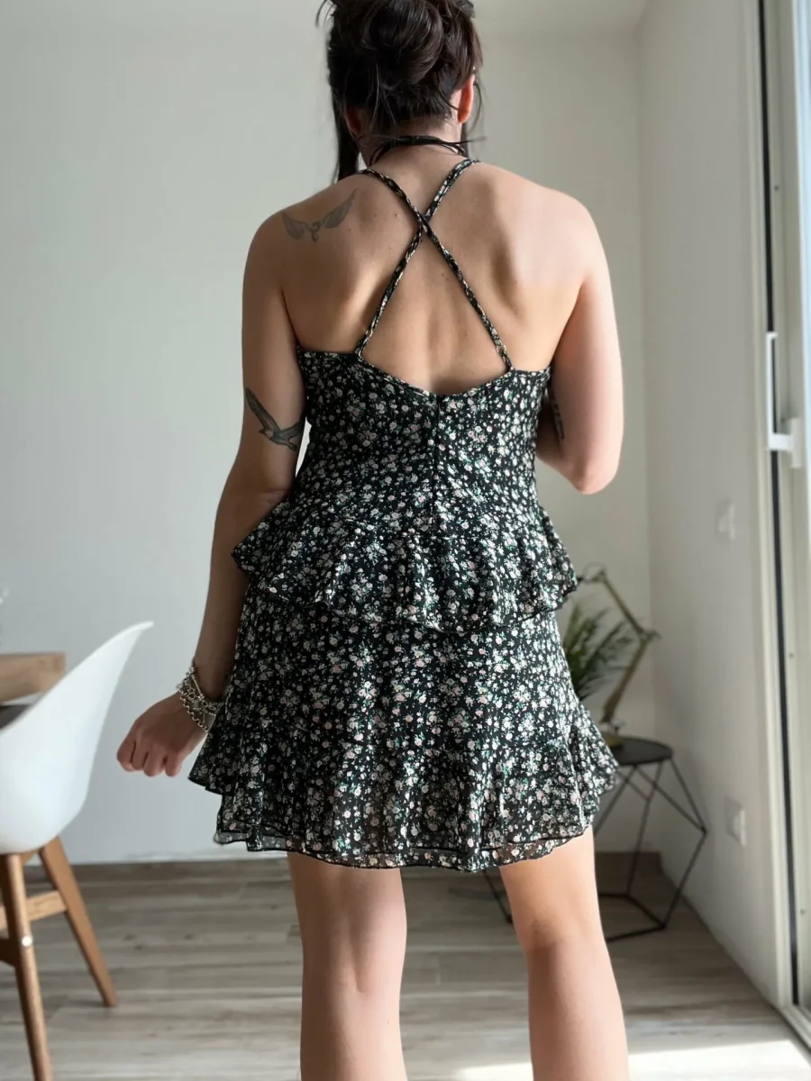 Mini abito volant e chocker - immagine 4