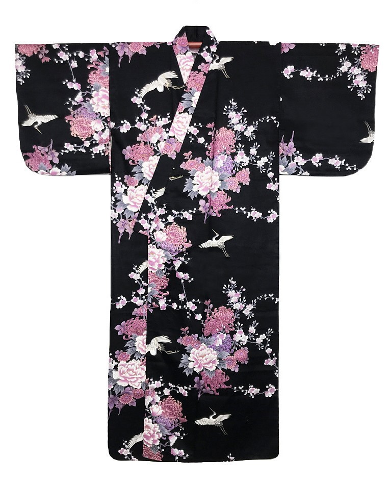Yukata nero con elegante motivo di gru, peonie e fiori di ciliegio - immagine 2