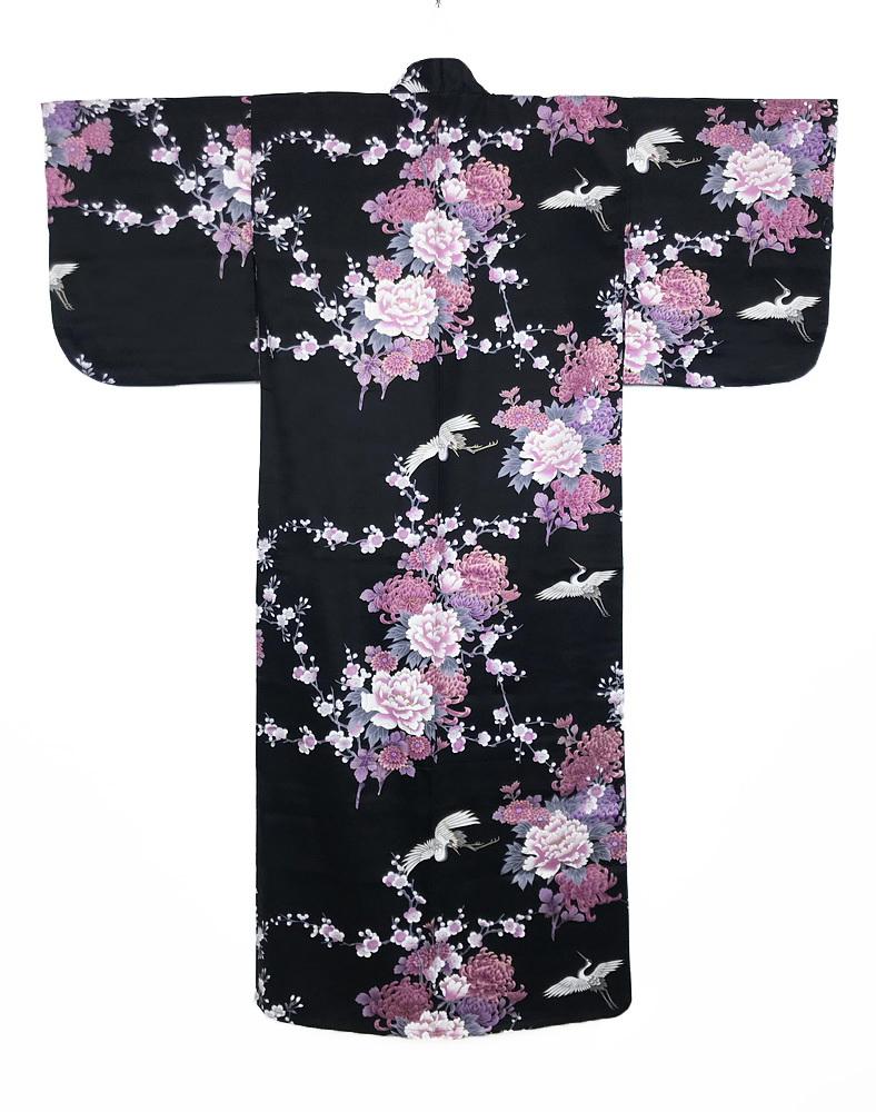 Yukata nero con elegante motivo di gru, peonie e fiori di ciliegio - immagine 9