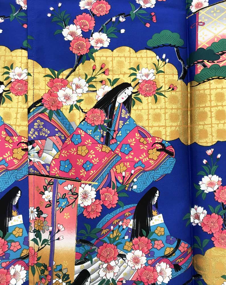 Yukata blu royal con scene di vita di corte e fiori di ciliegio - immagine 6