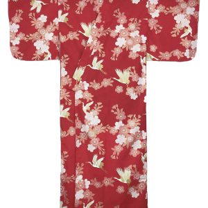 Yukata rosso con elegante motivo di gru e fiori di ciliegio