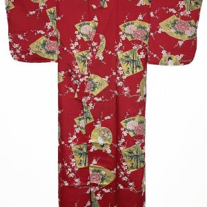 Yukata rosso con elegante motivo di gru e ventagli
