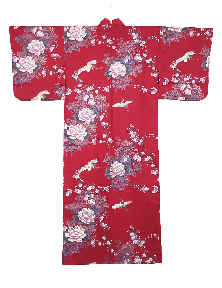 Yukata rosso con elegante motivo di gru, peonie e fiori di ciliegio - immagine 9